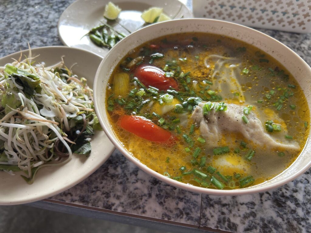 Quán bún cá ở Phan Rang