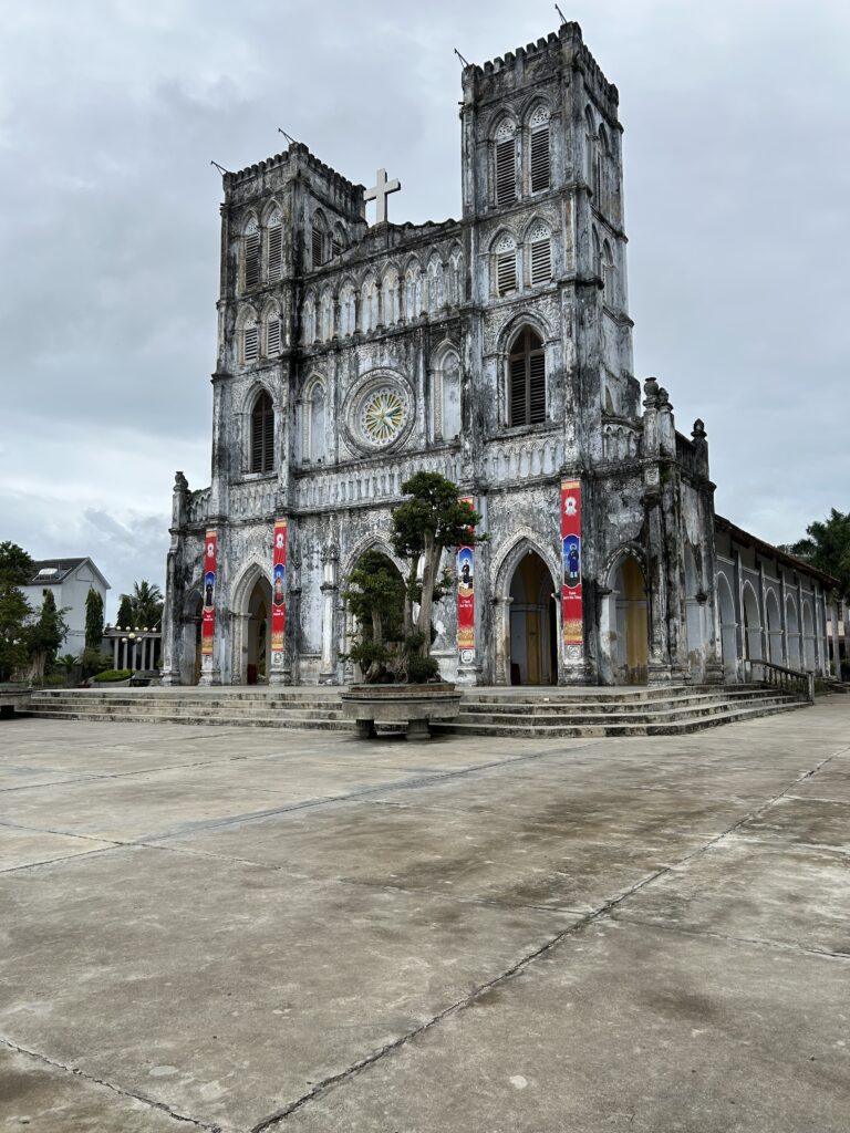 Nhà Thờ Mằng Lăng