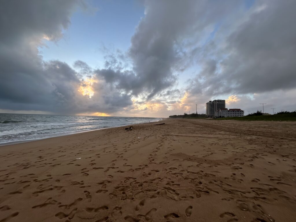 Bãi biển bình minh ở Phú Yên