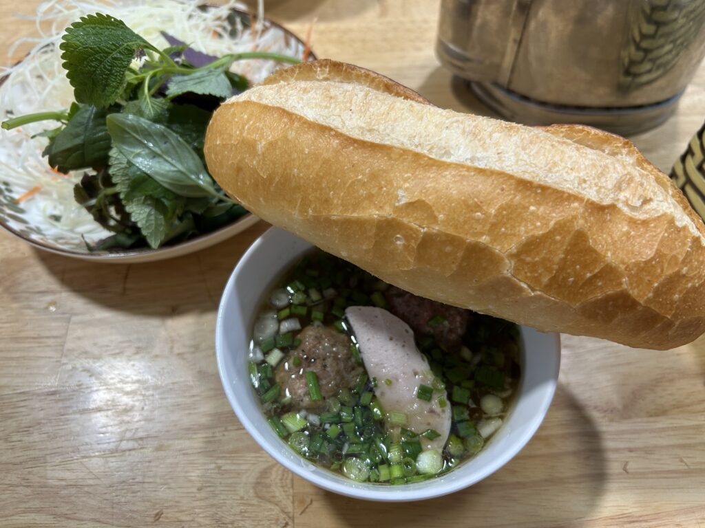 Bánh mì xíu mại